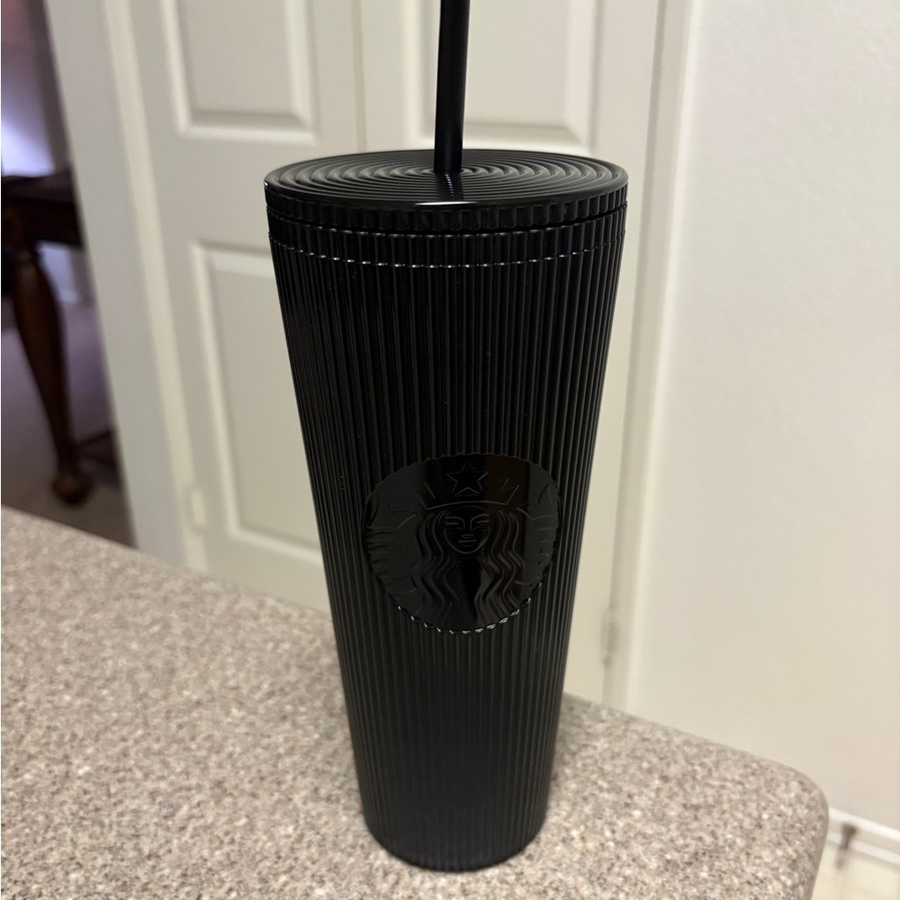 Starbucks Winter Black Matte Pleated Venti Cold Cup Tumbler with Straw